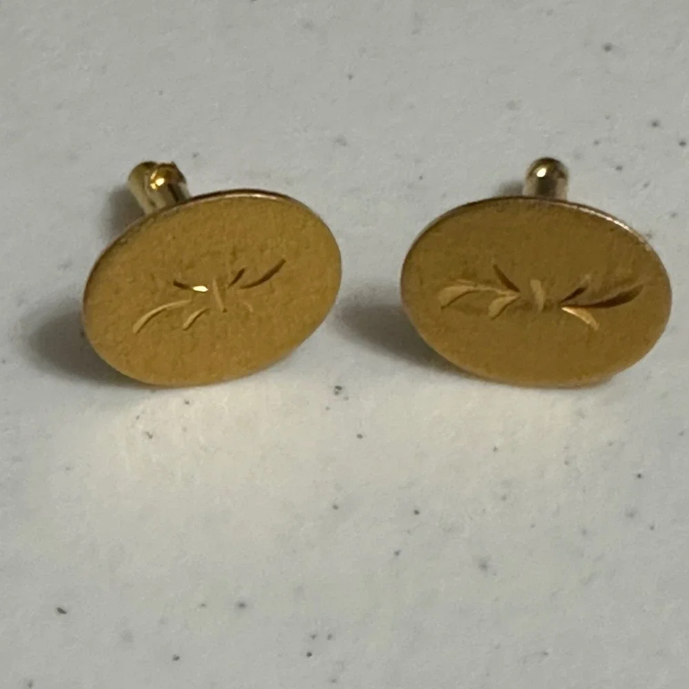Vintage Leaf Etched Engraved Oval Textured Gold Tone Bullet Back Cufflinks OS